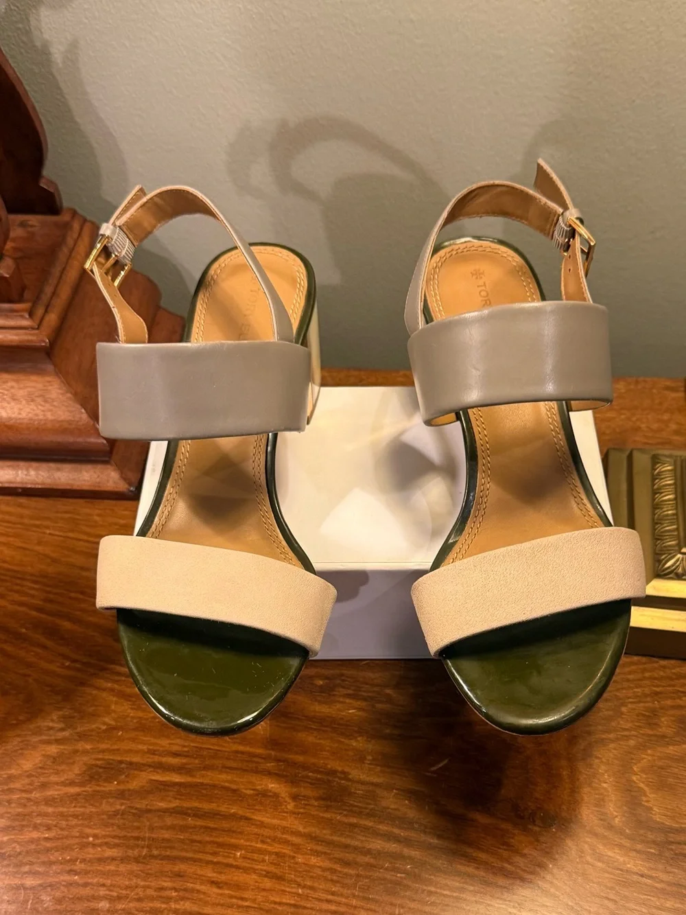 Tory Burch Gigi T Slingback Block Heel Sandals Gray Heron Taupe Leather Size 7
